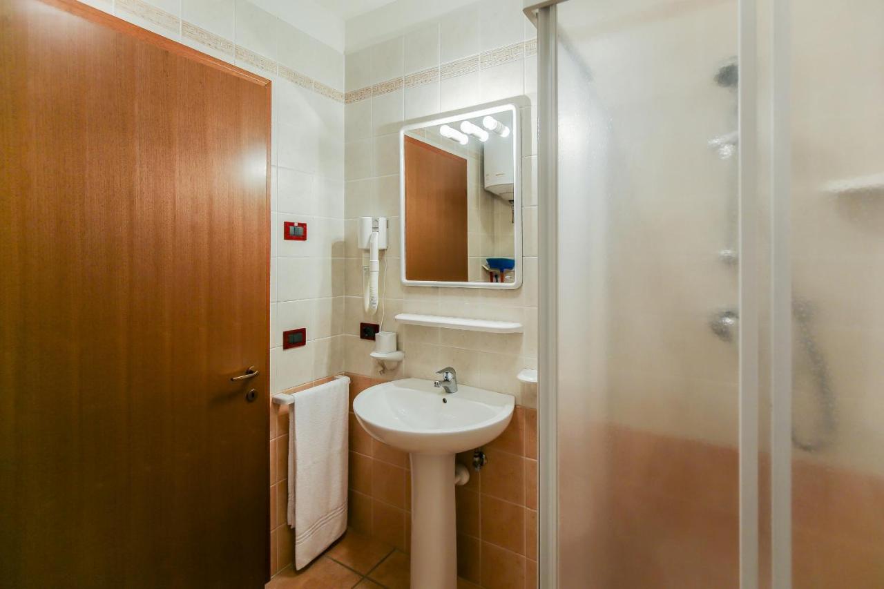 Ginepri Lido Altanea Apartment กาออร์เล ภายนอก รูปภาพ