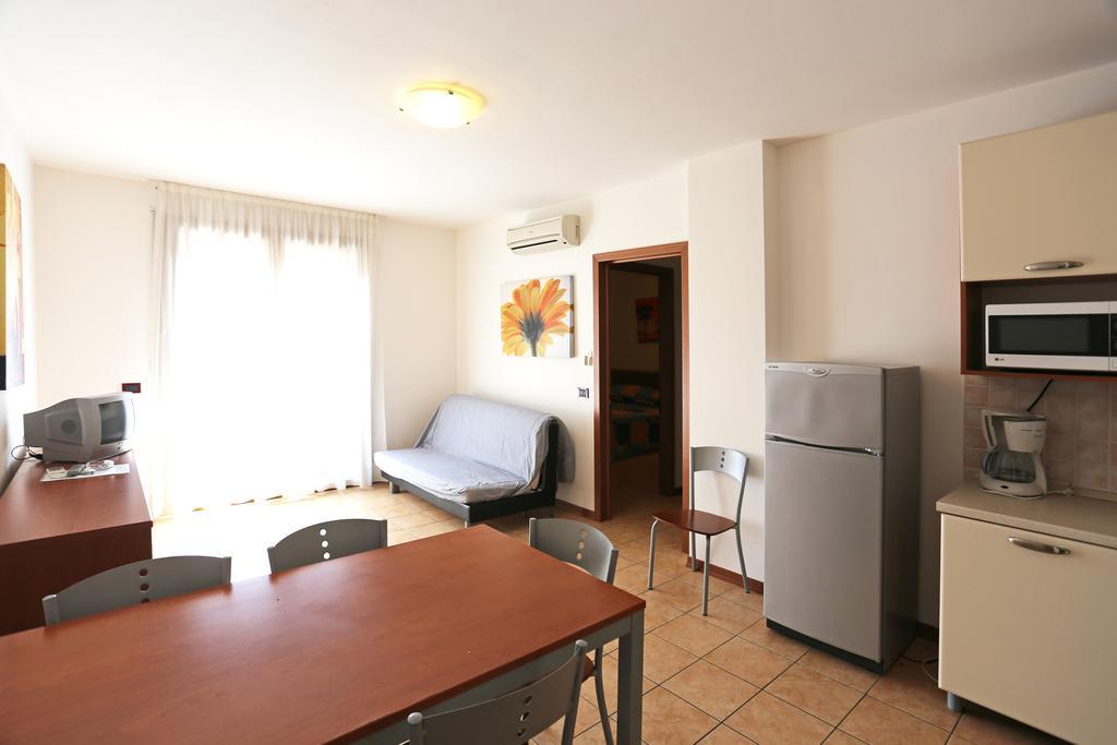 Ginepri Lido Altanea Apartment กาออร์เล ภายนอก รูปภาพ